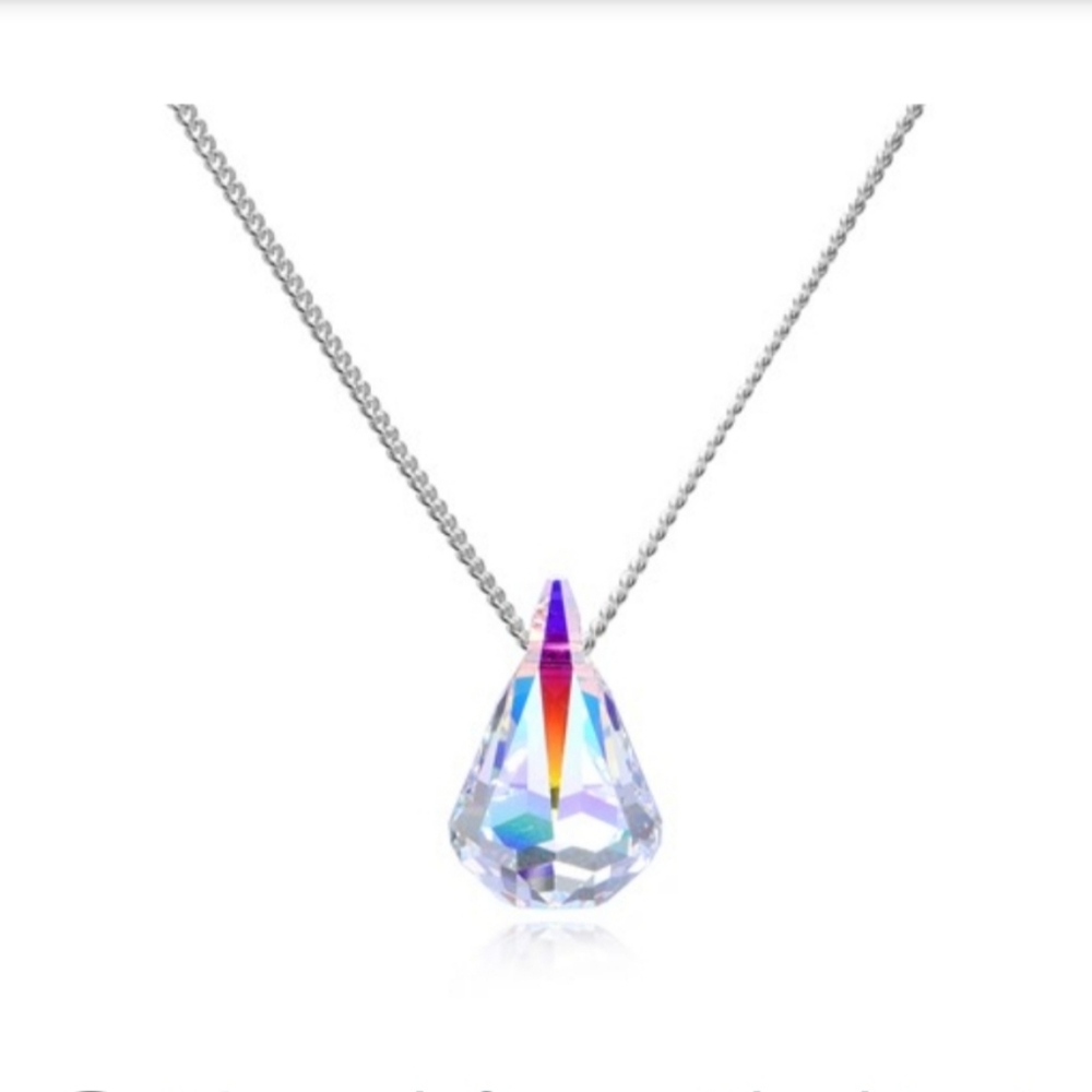 🎁NWT: 18K White Gold & Swarovski Crystal Necklace